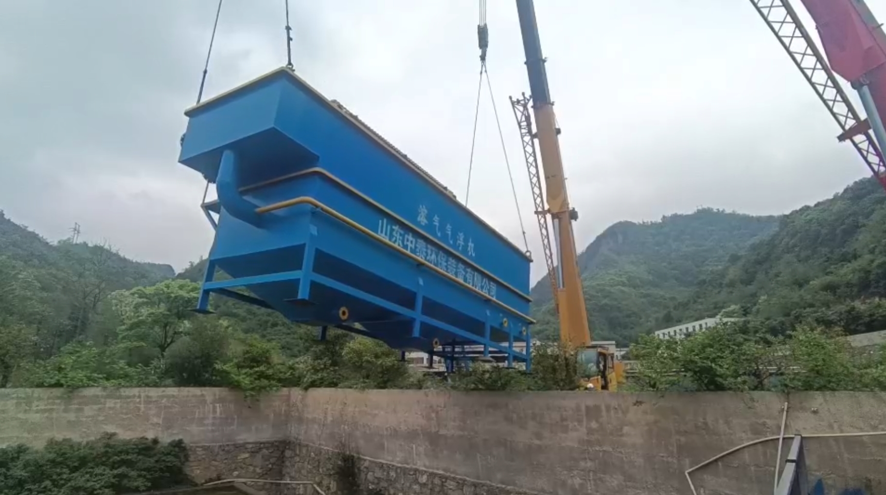 氣浮機(jī)，高效氣浮機(jī)，溶氣氣浮機(jī)，氣浮機(jī)安裝現(xiàn)場(chǎng)